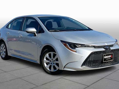 Used 2020 Toyota Corolla LE image 2
