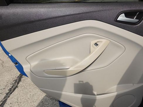 Used 2015 Ford C-MAX SE w/ Equipment Group 202A FWD image 19