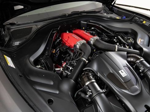 Certified 2022 Ferrari Roma RWD image 31