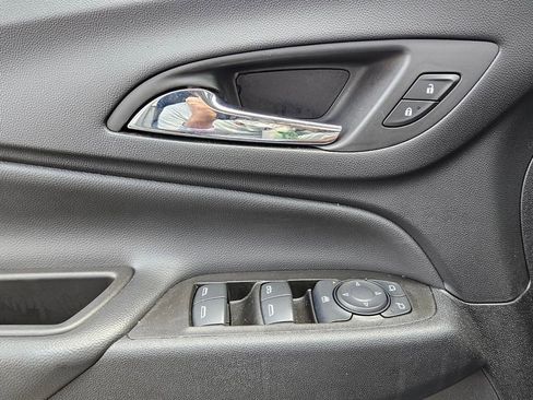 Used 2023 Chevrolet Equinox LT image 27
