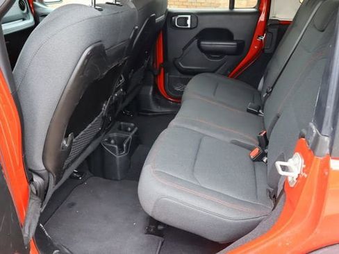 Used 2024 Jeep Wrangler Unlimited Rubicon AWD/4WD image 5