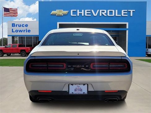 Used 2022 Dodge Challenger R/T image 5