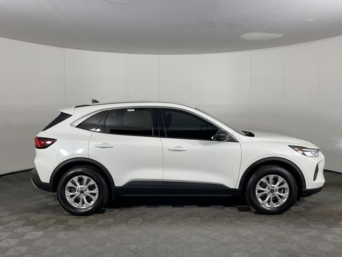 Used 2023 Ford Escape Active image 5
