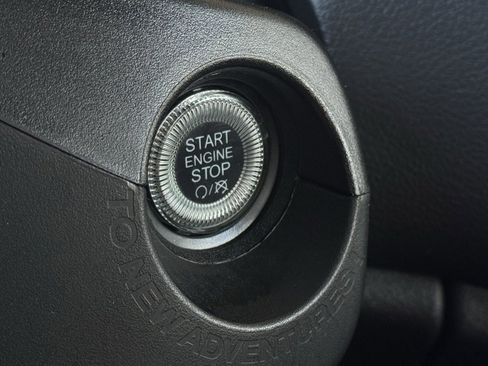 Used 2023 Jeep Renegade Latitude image 25