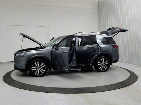 Used 2023 Nissan Pathfinder Platinum w/ Lighting Package (N93) image 12