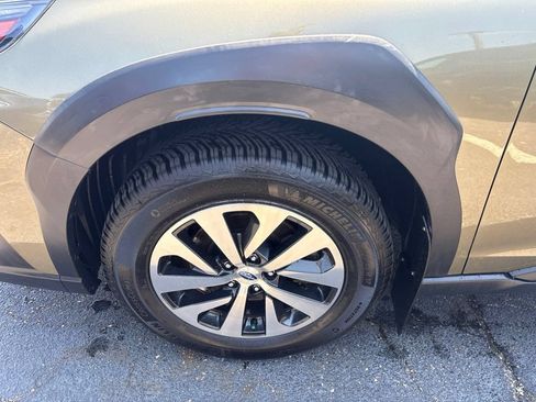 Used 2023 Subaru Outback Premium AWD/4WD image 7
