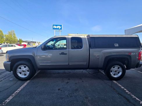Used 2009 Chevrolet Silverado 1500 W/T AWD/4WD image 4