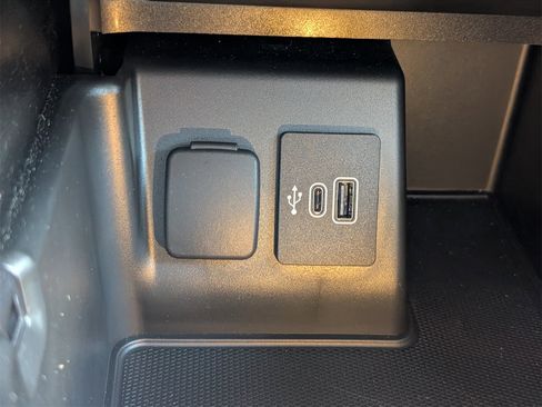 New 2025 Ford Explorer Active w/ Active Comfort Package image 21