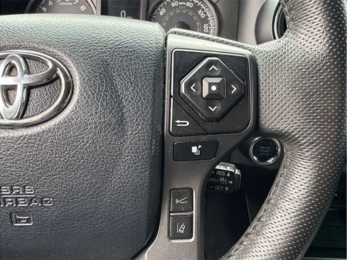 Used 2018 Toyota Tacoma TRD Sport w/ Technology Package RWD image 14