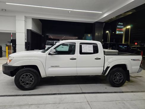 Used 2012 Toyota Tacoma 4x4 Double Cab w/ TRD Off-Road Pkg image 3