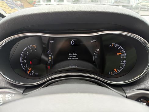 Used 2022 Jeep Grand Cherokee Laredo X RWD image 38