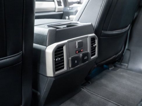 Used 2022 Ford F250 Lariat w/ Black Appearance Package image 33