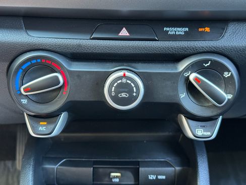 Used 2022 Kia Rio LX FWD image 24