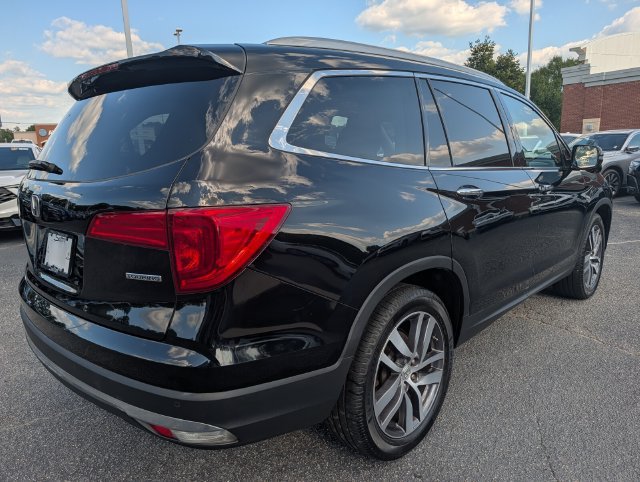 Used 2017 Honda Pilot Touring image 10