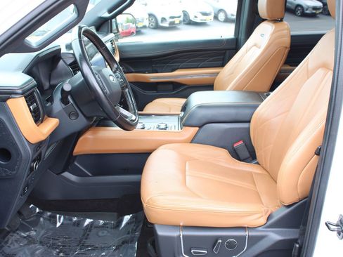Used 2023 Ford Expedition Platinum AWD/4WD image 11