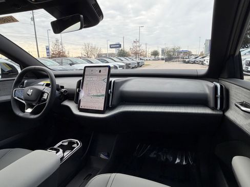 New 2026 Volvo EX30 Cross Country Ultra image 11