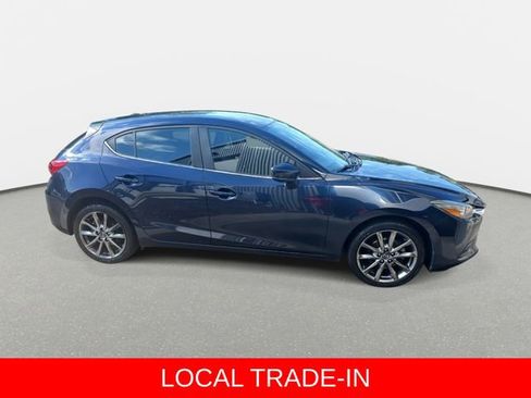 Used 2018 MAZDA MAZDA3 Touring image 4