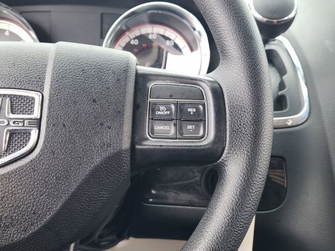 Used 2020 Dodge Grand Caravan SE w/ UConnect Hands-Free Group image 26