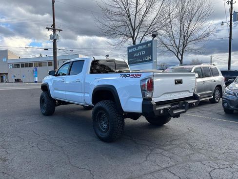 Used 2020 Toyota Tacoma TRD Off-Road w/ Technology Package image 3