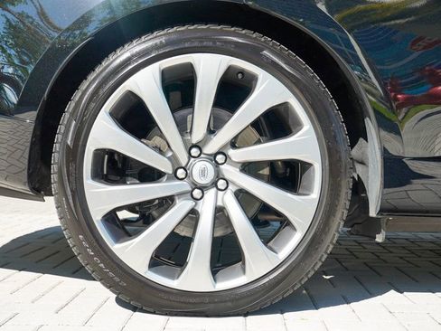 Used 2023 Land Rover Range Rover Long Wheelbase Autobiography image 27