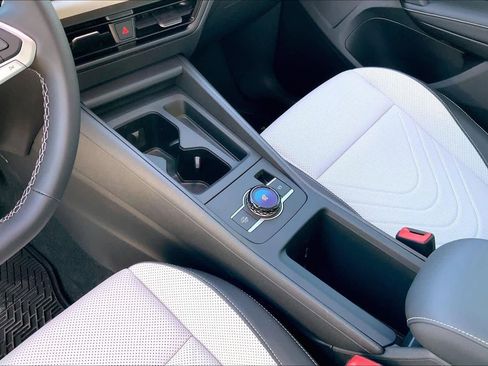 New 2026 Volkswagen Tiguan SE AWD/4WD image 7