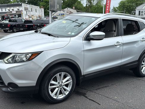 Used 2019 Nissan Rogue Sport SV AWD/4WD image 3