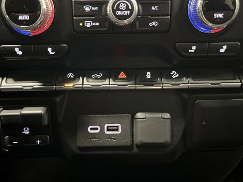 Used 2020 GMC Sierra 1500 SLE w/ X31 Off-Road Package image 7