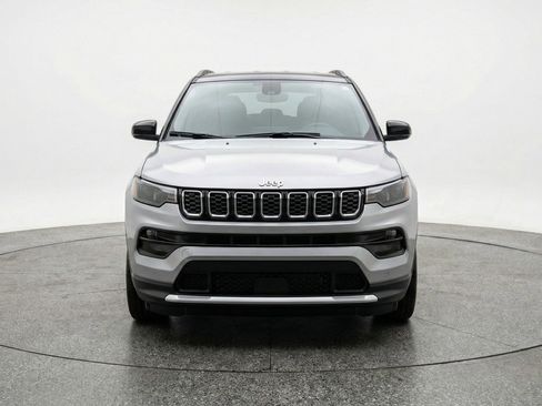 Used 2025 Jeep Compass Limited AWD/4WD image 2