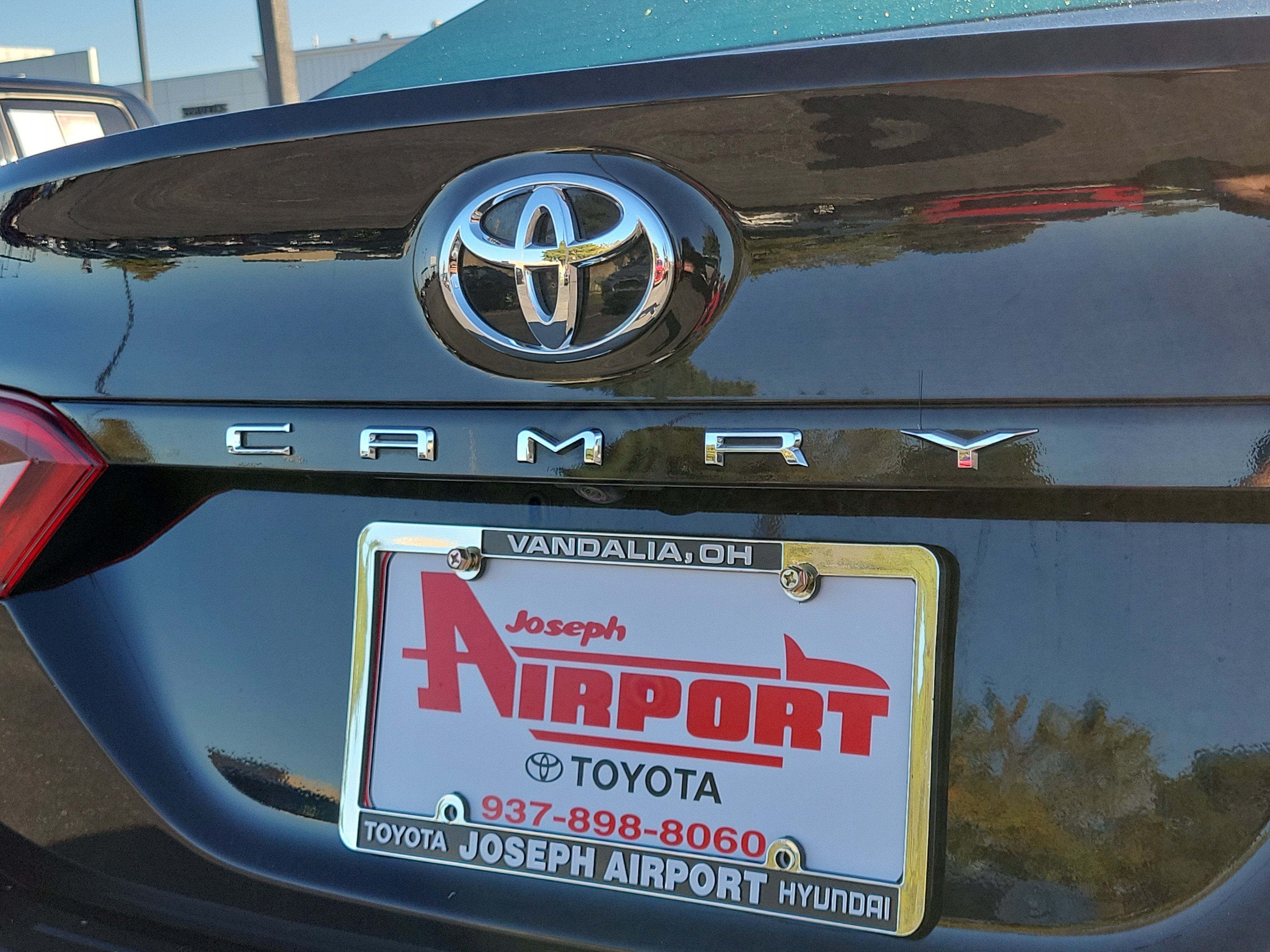 Used 2024 Toyota Camry XLE w/ Navigation Package FWD image 6