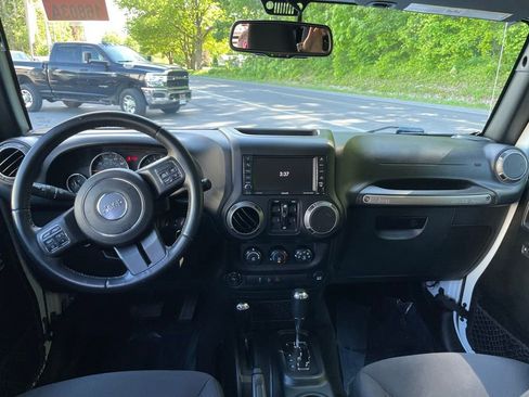 Used 2018 Jeep Wrangler Unlimited Sport S AWD/4WD image 13