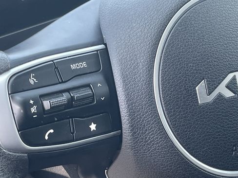 Used 2023 Kia Sportage LX AWD/4WD image 19