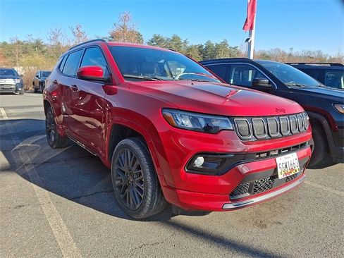 Used 2022 Jeep Compass Limited image 3