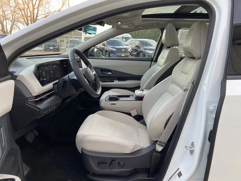 Used 2024 Nissan Ariya AWD image 11