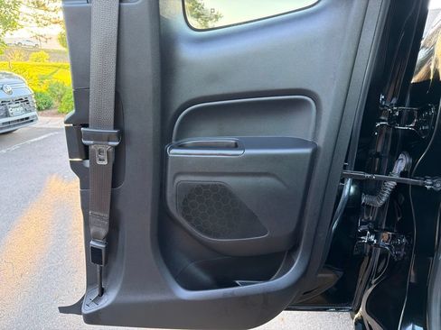 Used 2022 Chevrolet Colorado LT w/ Fleet Safety Package RWD image 12