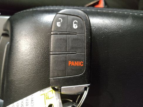 Used 2020 Dodge Journey SE w/ SE Popular Equipment Group FWD image 32