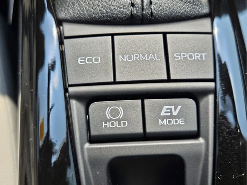 Used 2025 Toyota Camry LE image 26