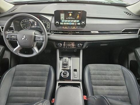Used 2023 Mitsubishi Outlander SE FWD image 18