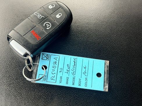 Used 2020 Jeep Grand Cherokee Overland AWD/4WD image 53