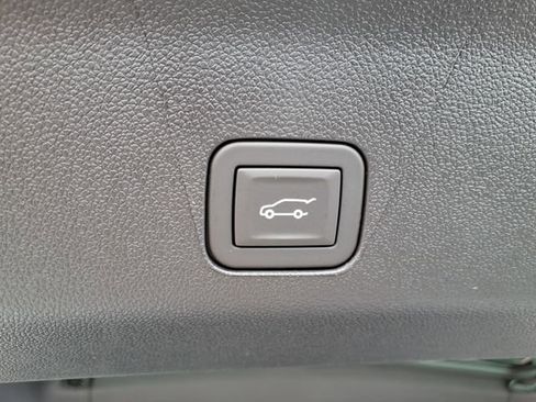 New 2026 GMC Yukon XL Denali w/ Denali Reserve Package AWD/4WD image 16