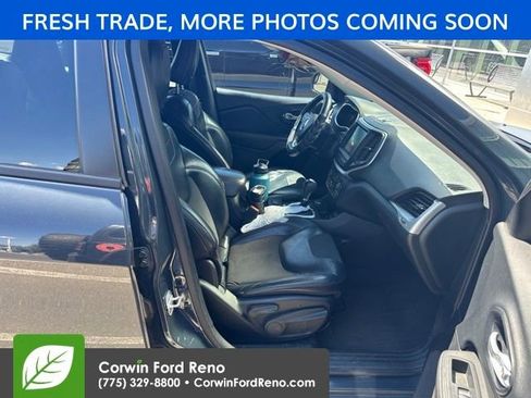 Used 2016 Jeep Cherokee Trailhawk AWD/4WD image 11