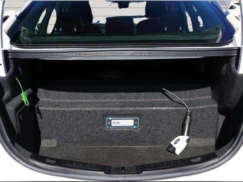 Used 2017 Ford Fusion Energi Titanium FWD image 10