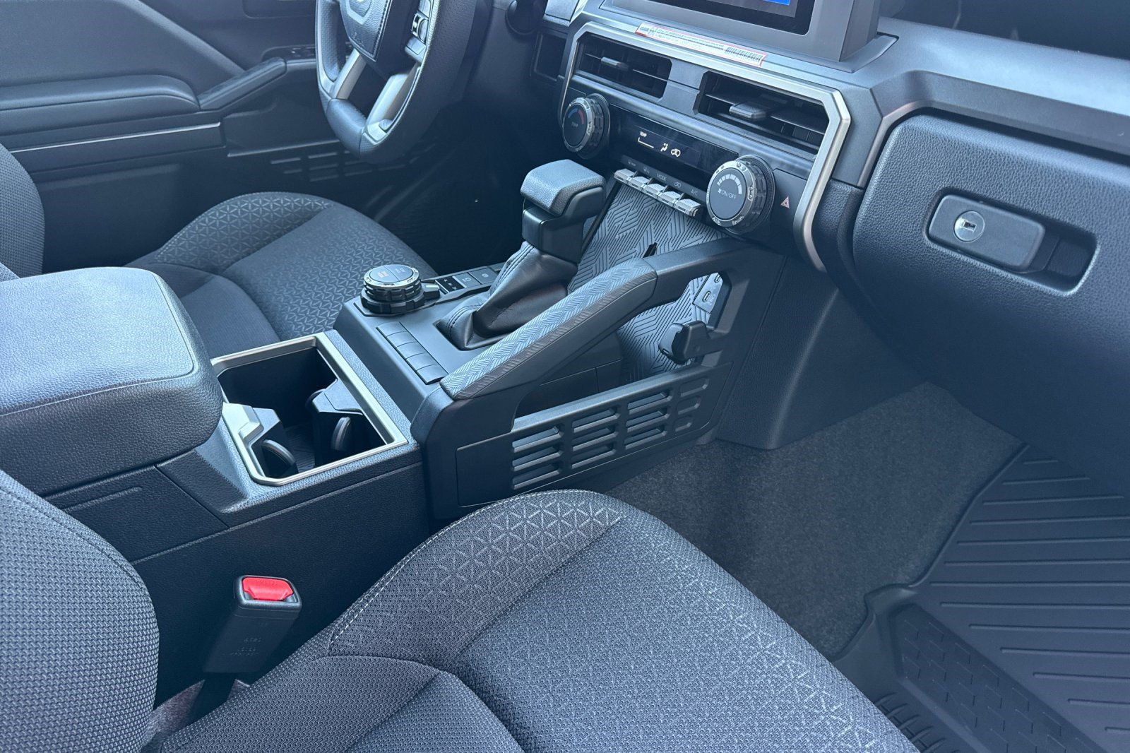New 2026 Toyota 4Runner SR5 AWD/4WD image 18