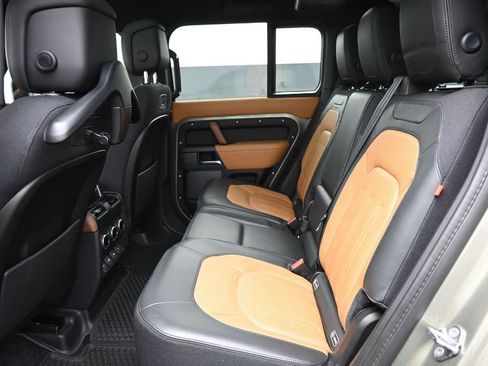 Used 2020 Land Rover Defender 110 X image 28