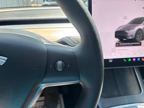Used 2025 Tesla Model Y Long Range AWD/4WD image 16