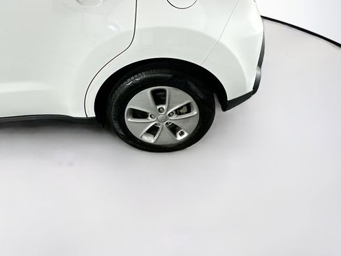 Used 2016 Kia Soul image 11