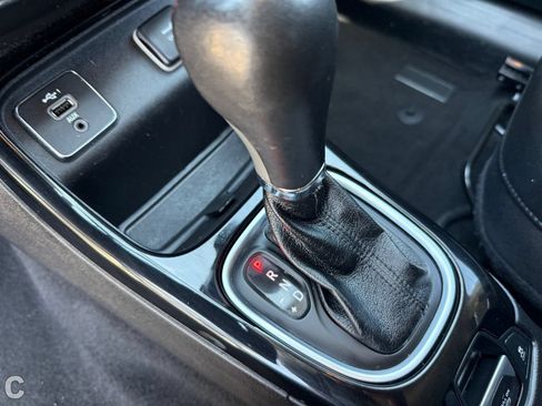 Used 2020 Jeep Compass Latitude FWD image 23