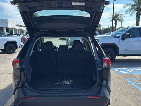 Used 2021 Toyota RAV4 XLE image 17