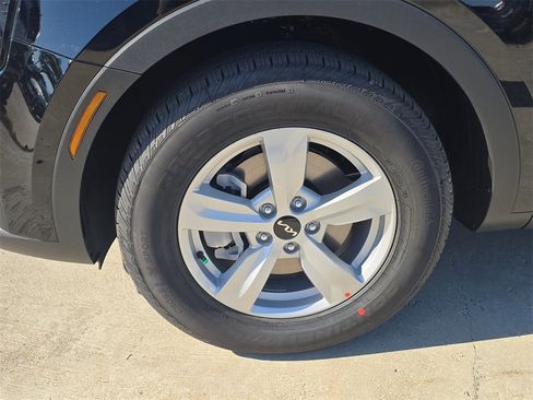 New 2026 Kia Sorento LX image 35