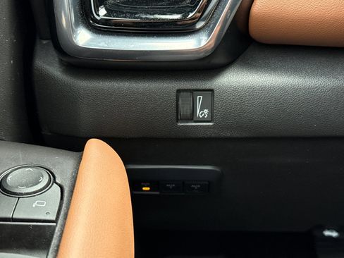 Used 2024 GMC Canyon AT4 w/ Technology Package image 33