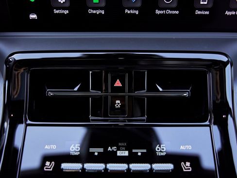 Used 2025 Porsche Panamera 4 w/ Premium Package image 75